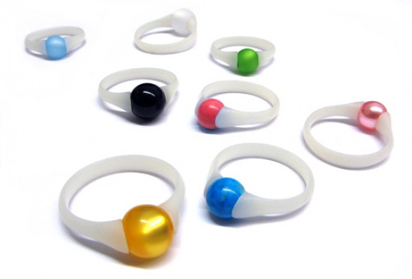 3D printed clip rings by David Bizer with a customizable pearl size.